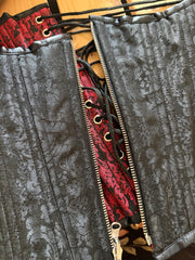 Corsetto ricamo